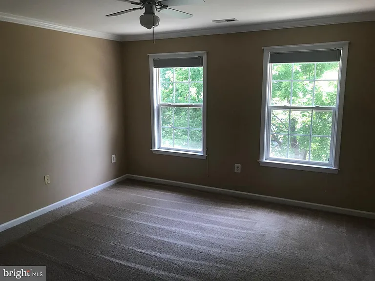 9 Saint Claires Ct — Photo 24