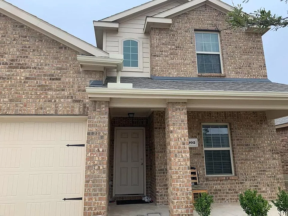 1002 Platinum Dr