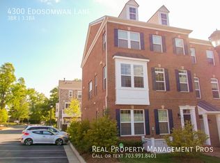 4300 Edosomwan Ln, Fairfax, VA 22030