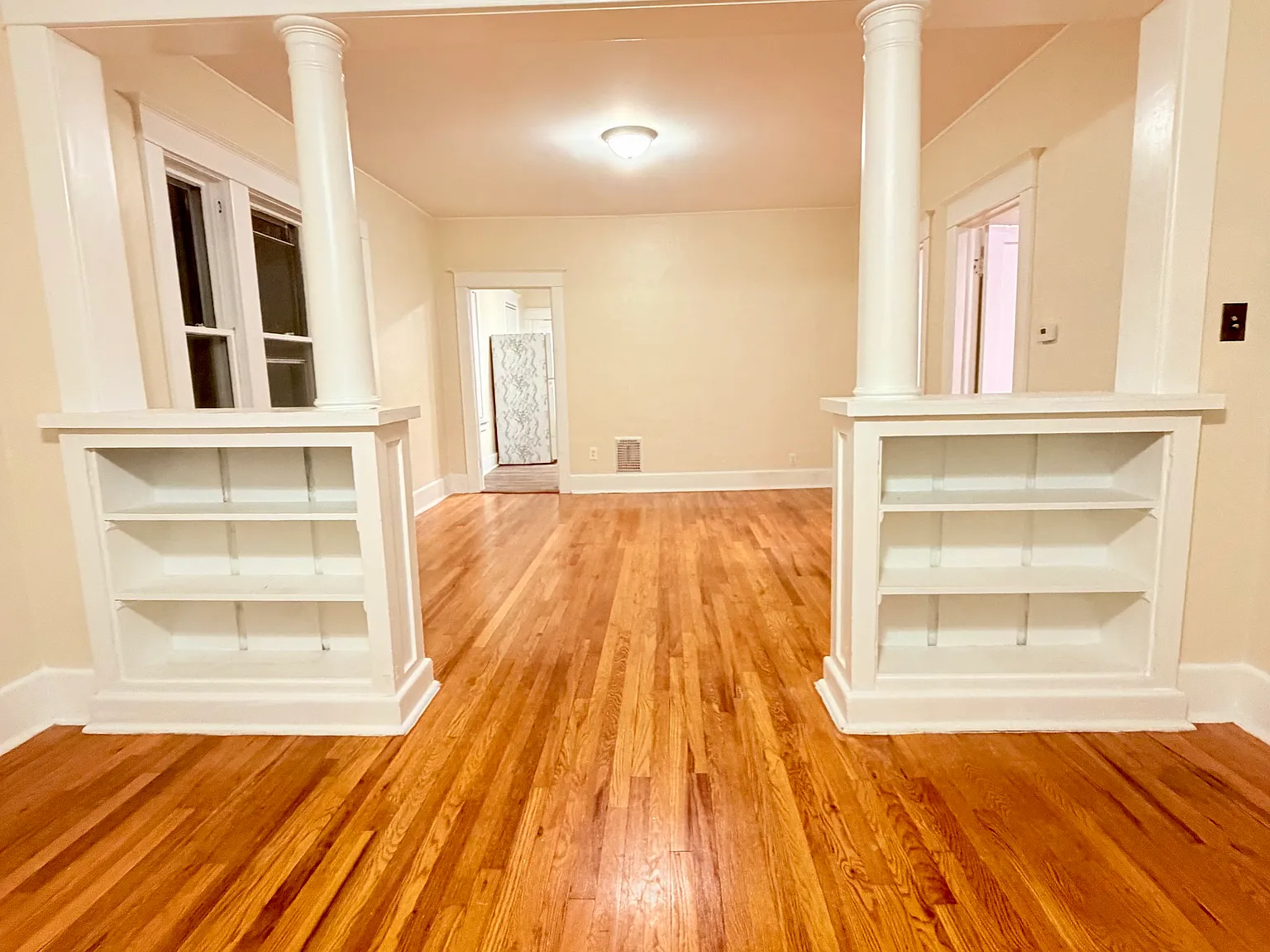 3 bed, 1100 sqft, $1,400 — Photo 2