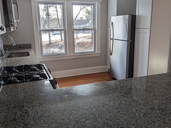 4th image of 419 New London Tpke Floor 2