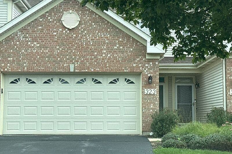 1st image of 323 Lake Gillilan Way