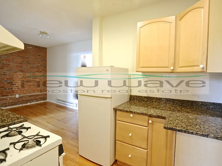 58 Queensberry St #18 — Photo 10