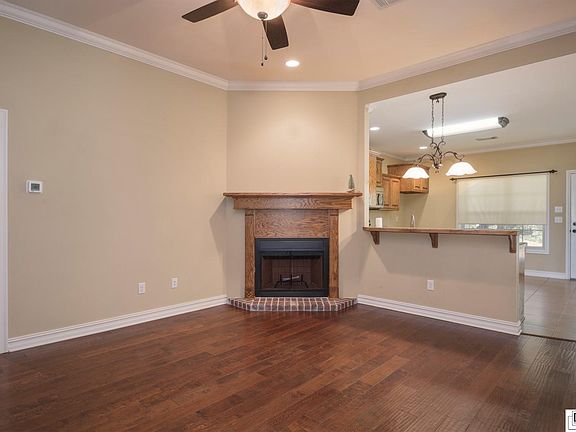 2nd image of 104 Hedge Hill Dr