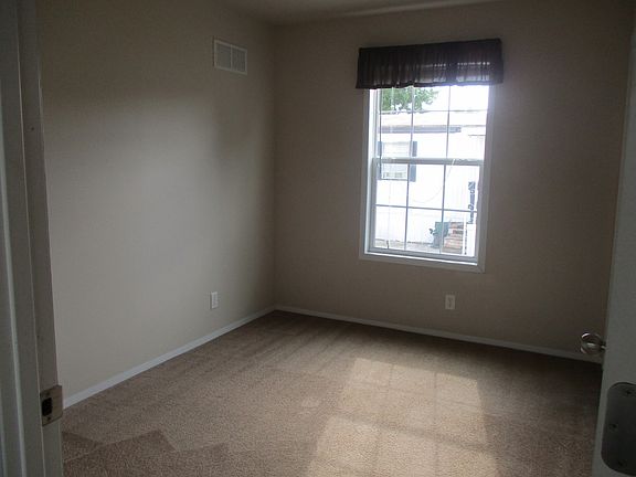 4th image of 4595 Knollwood Dr #76
