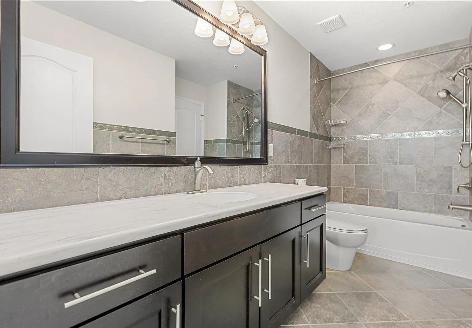 2046 Prospect Avenue - 1 — Photo 2