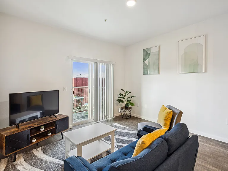 Pullman Lofts — Photo 32