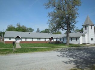 104 S Coles St, Altamont, IL 62411