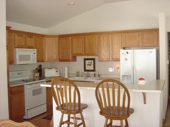 4th image of N96W14081 Knollcrest Cir