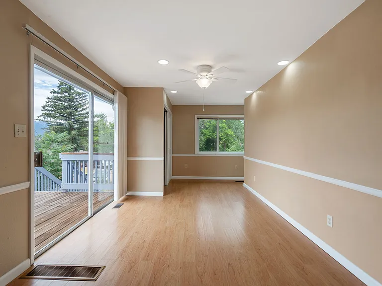 1221 Mount View Ln — Photo 24