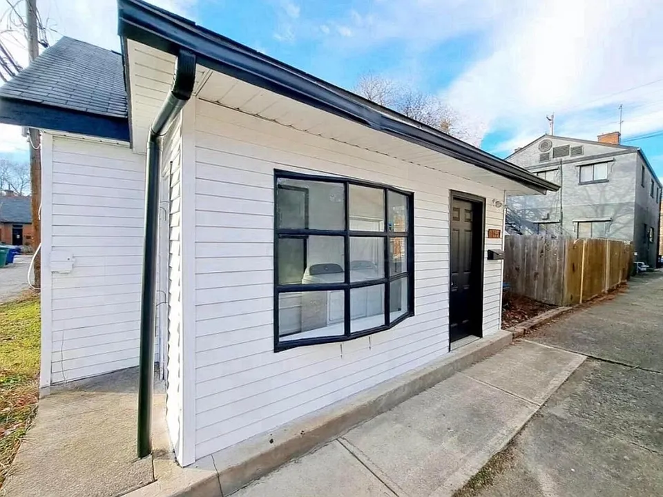 295 E Whittier St