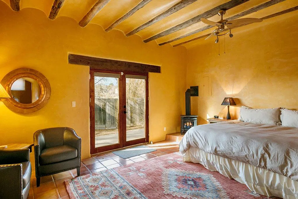 Studio, 500 sqft, $2,000 — Photo 1