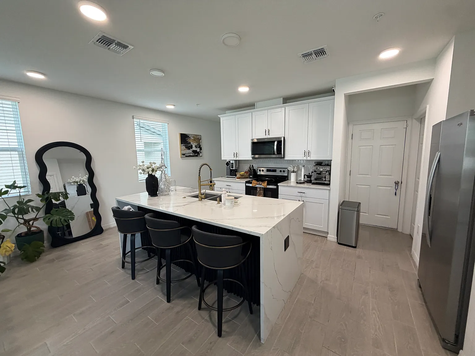 3 bed, 2.5 bath, 1566 sqft, $2,600 — Photo 3