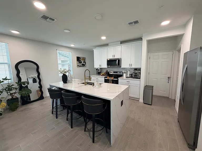 2057 Crape Jasmine Ln — Photo 3