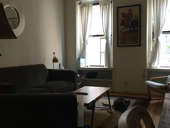 3rd image of 160 E 97th St APT 5B