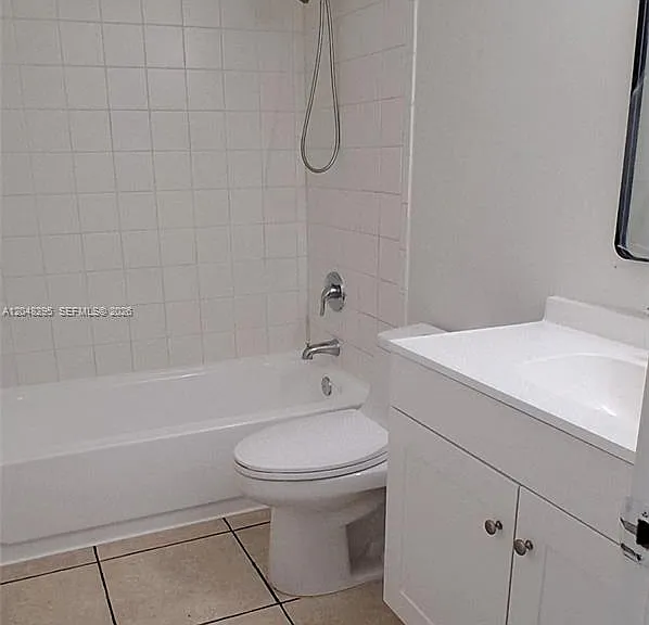 711 NE 2nd Ave #102 — Photo 9