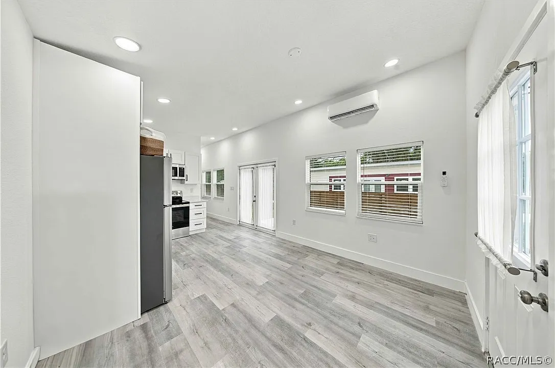 1 bed, 1.0 bath, 456 sqft, $1,350 — Photo 4