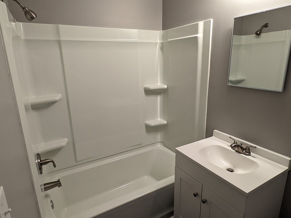 1st image of 918 S Hiram Ave #3
