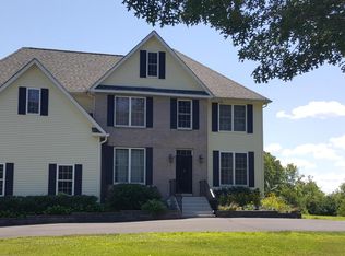 107 Stone Ridge Rd, Dingmans Ferry, PA 18328