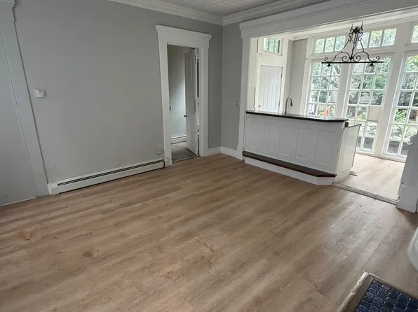 82 Manton St #1E, Fall River, MA 02724