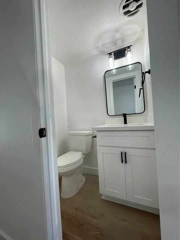2 bed, 1.5 bath, 883 sqft, $3,200 — Photo 4