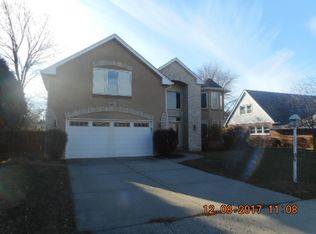1607 E Barberry Ln, Mount Prospect, IL
