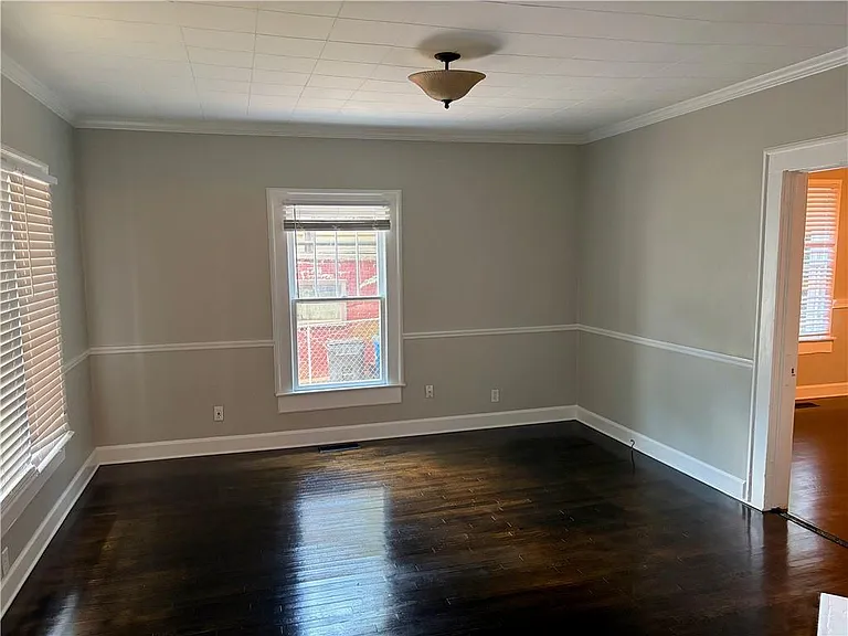 1786 Linwood Ave — Photo 7