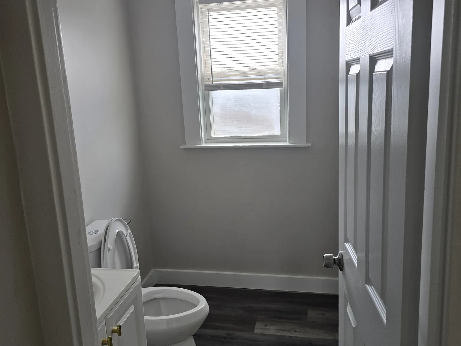 2 bed, 1.5 bath, 900 sqft, $1,800 — Photo 3