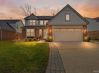 41543 Strawberry Ct, Canton, MI 48188
