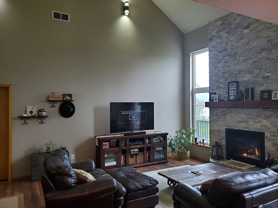 1st image of 115 Vixen Ln