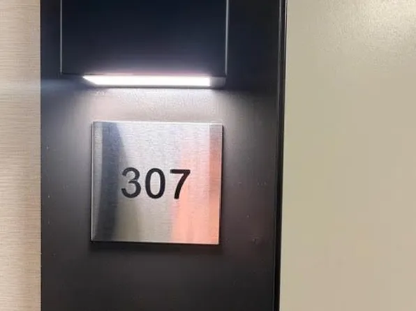 6 David Eyer Rd #307, Richmond Hill, ON L4S 0N5