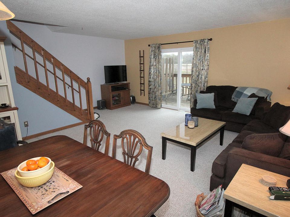 1st image of W163N11472 Windsor Ct #C