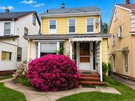 45-17 Auburndale Ln, Flushing, NY
