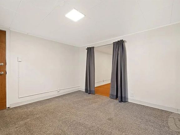 4th image of 220 Grand Ave #1/2
