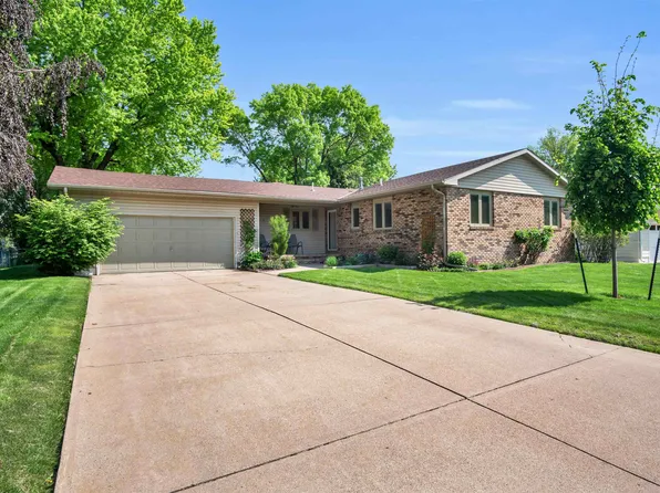 1811 W 41st St, Kearney, NE 68845
