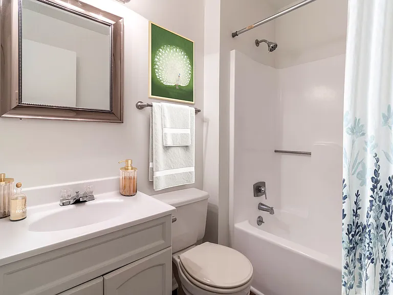 Tanglewood Apartments — Photo 15