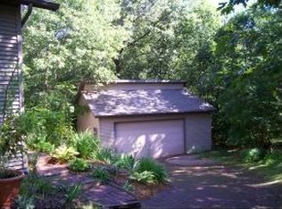 4128 Saint Francis Park Cir, Green Bay, WI 54313