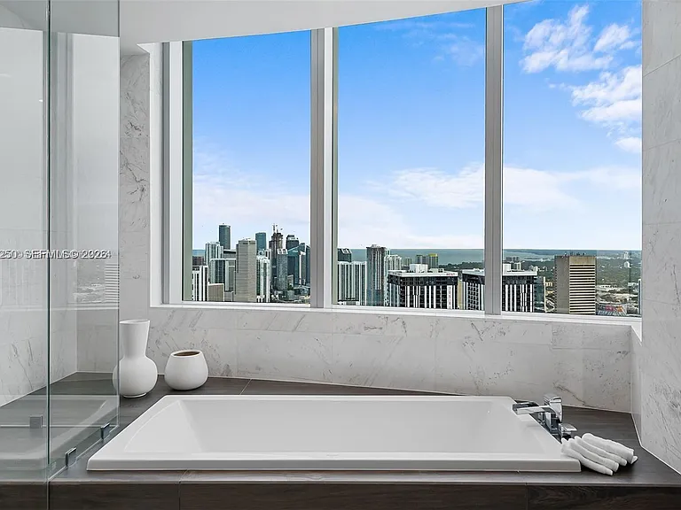 851 NE 1st Ave #Penthouse 4912 — Photo 27