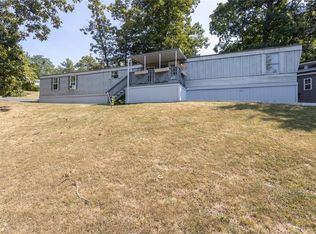 904 Thousand Pines Dr, Fenton, MO