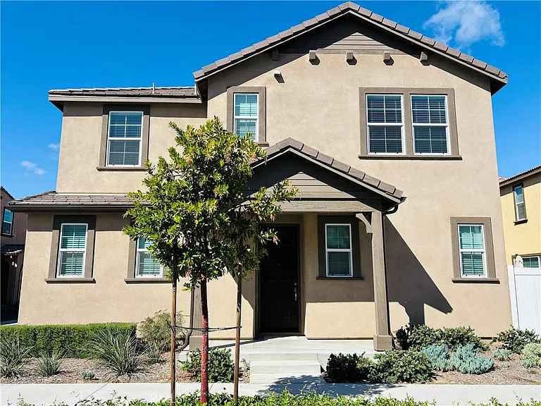 40472 Melrose Dr — Photo 1