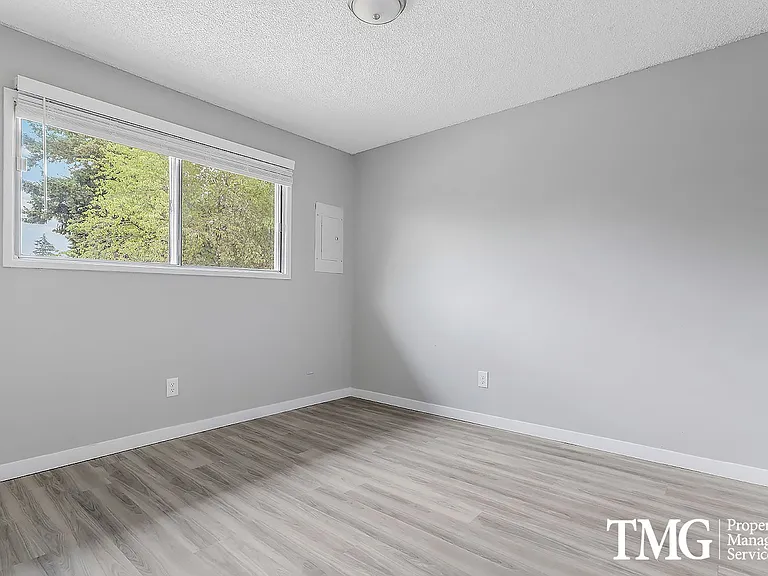 T Street Apartments — Photo 11