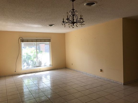5th image of 109 E Martha Louise Ave