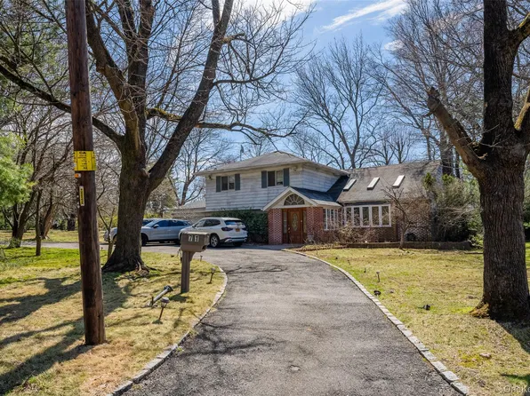 71 Horace Harding Boulevard, Great Neck, NY 11020