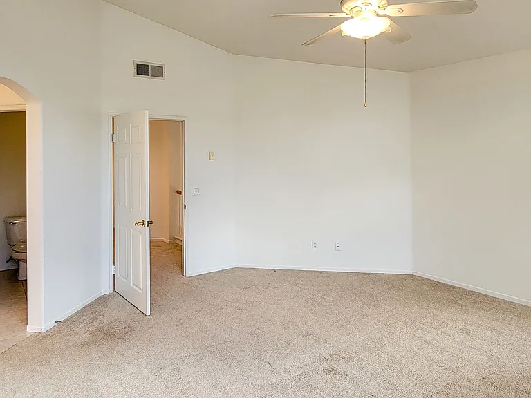 12138 Wooded Vista Ln — Photo 32