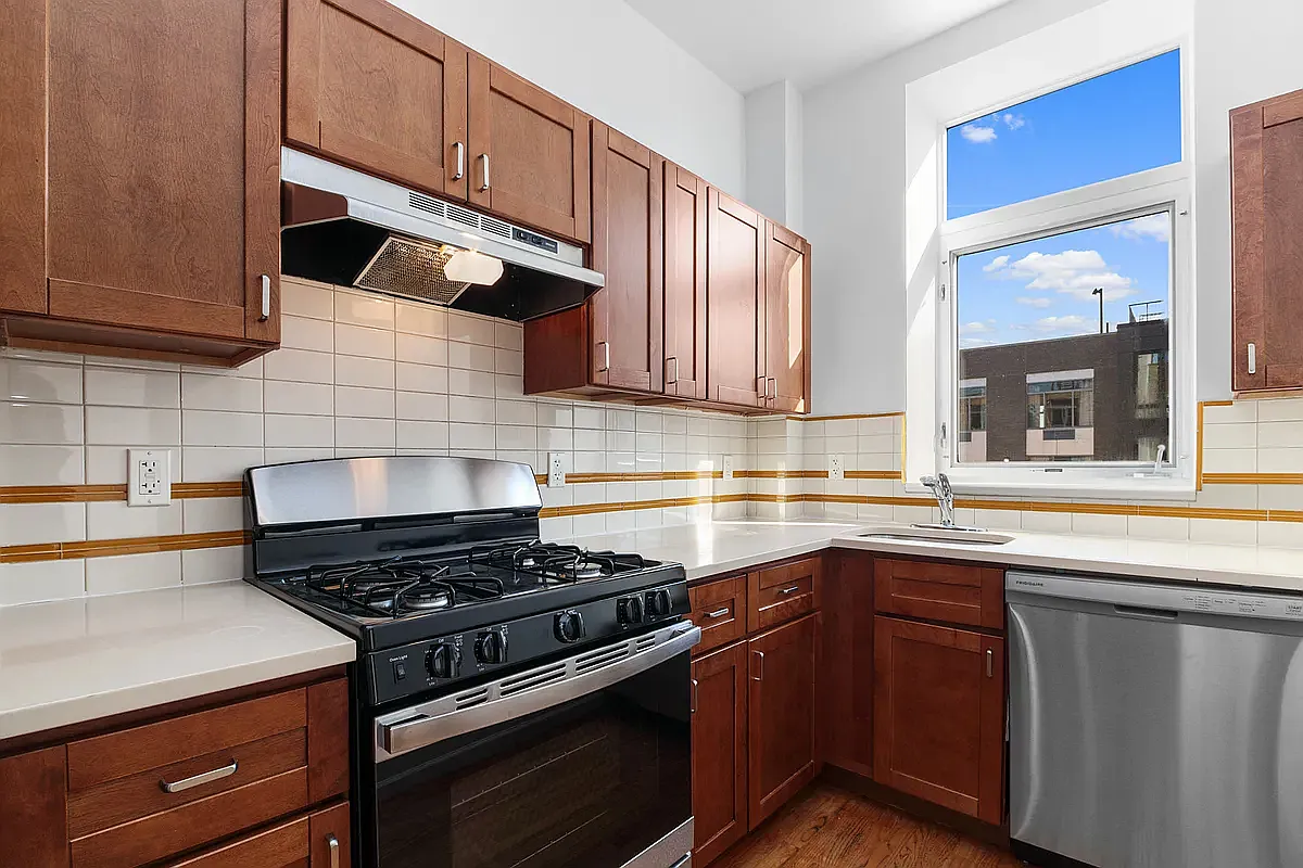 97 Grand Avenue — Photo 2
