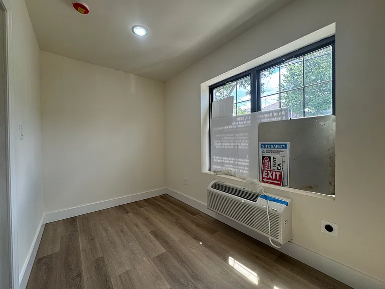 3030 Colden Ave #1A — Photo 6