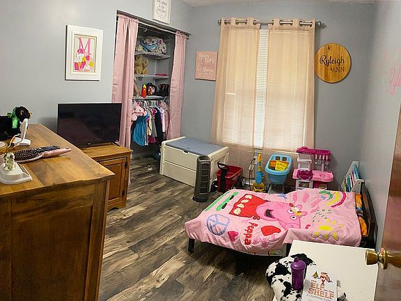 4th image of 2317 Redbud Ln
