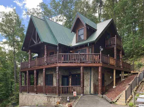 4211 Whetstone Rd, Sevierville, TN 37862