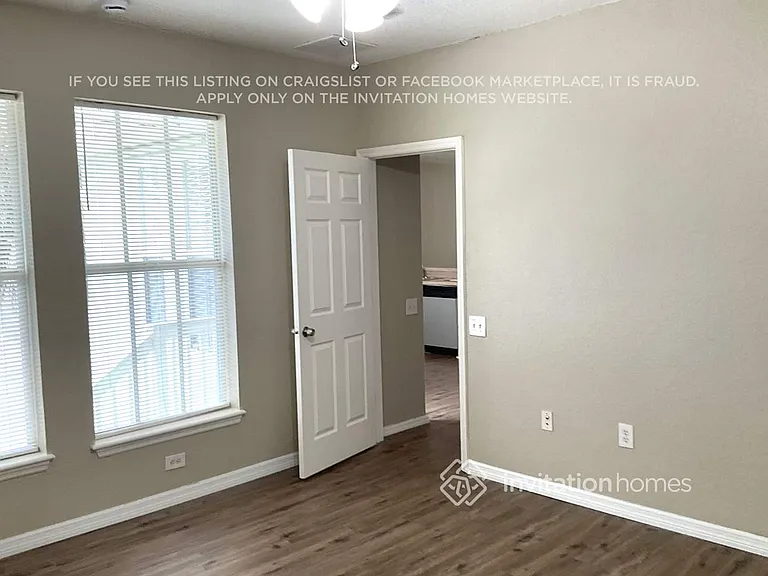 402 Shaddock St — Photo 6