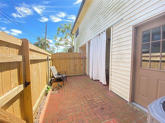 2nd image of 1012 Saint Julien Dr APT F2